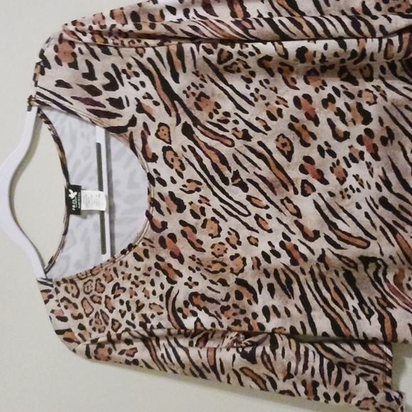 J&JL Top - Picture 2 of 3